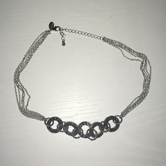 Lia Sophia Necklace silver & great good condition. - Picture 11 of 12